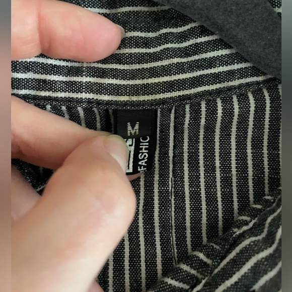 NEVER WORN!! MADE IN SOUTH KOREA shirt - Picture 9 of 9